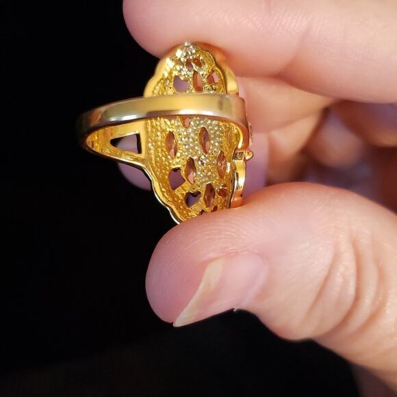 Vintage Gold and Orange Gemstone Ring - Picture 7 of 11